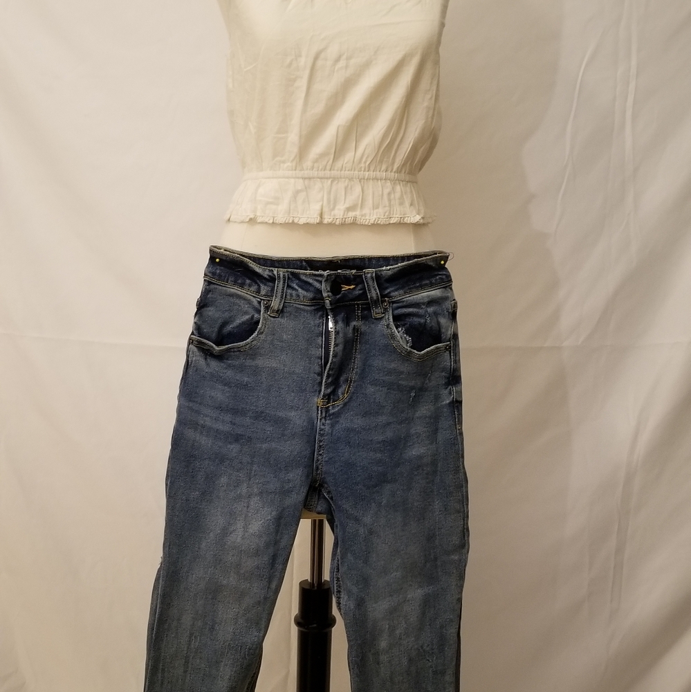 Do+Be Highrise Distressed MOM Jeans